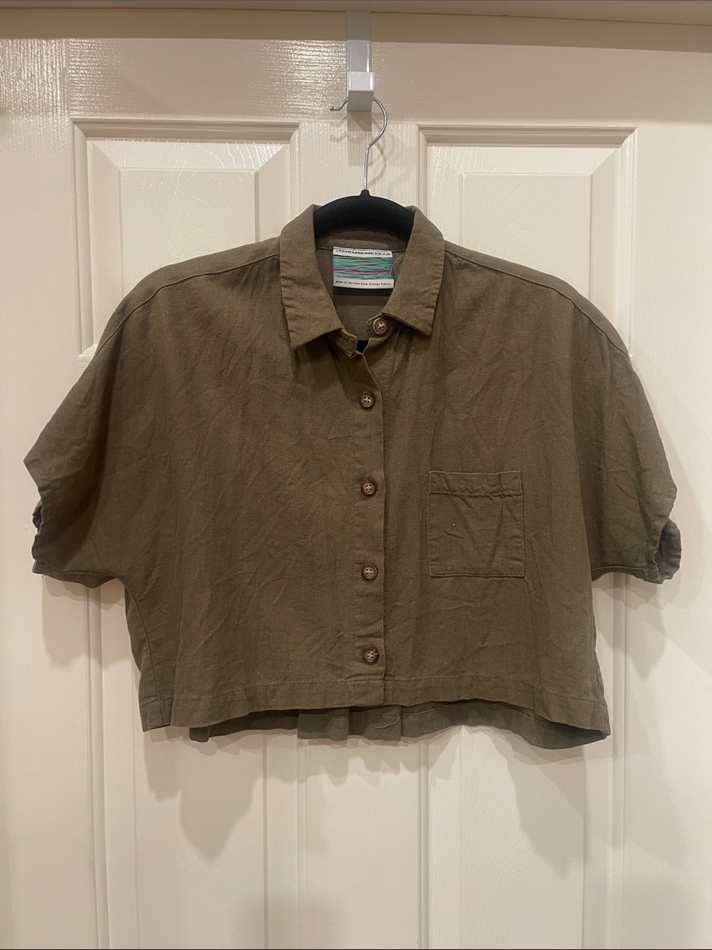 URBAN RENEWAL- Cropped Button-Up Shirt in Olive Green S: S/M-P/M